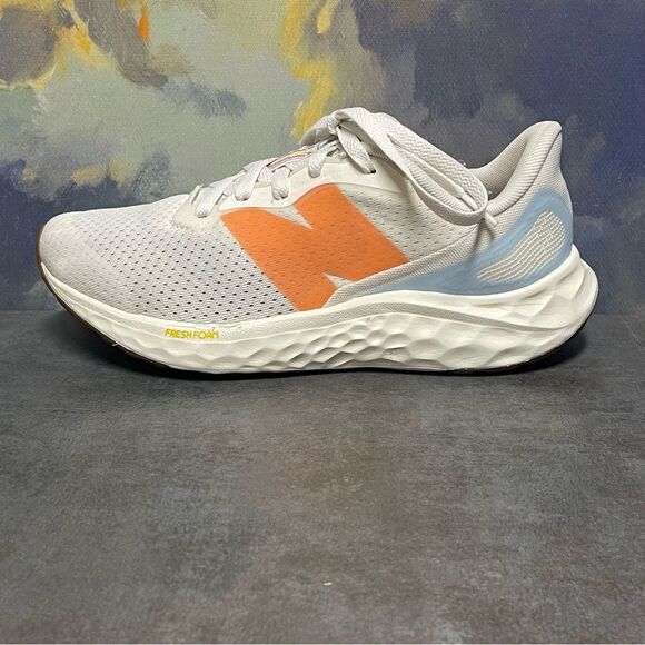 New Balance Arishi V4 Women's White Running Shoes Size 7.5B - Picture 14 of 16